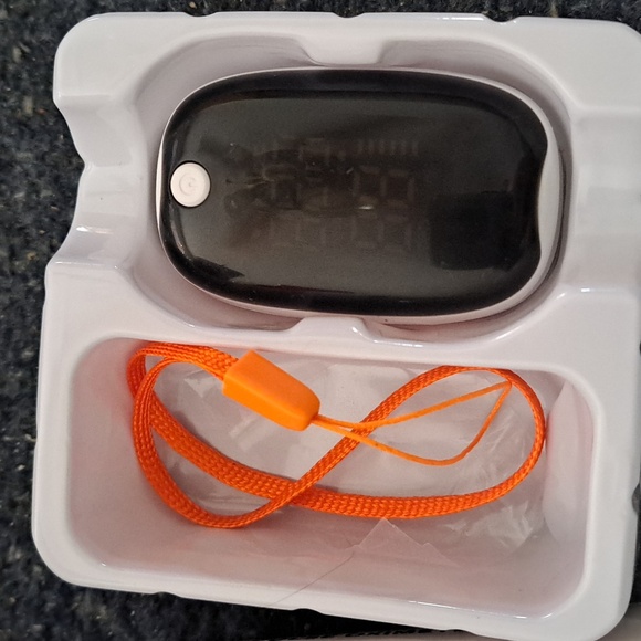 Fingertip Pulse Oximeter   NEW in Box Non Invasive Laser Blood Oxygen Meter - Picture 4 of 4